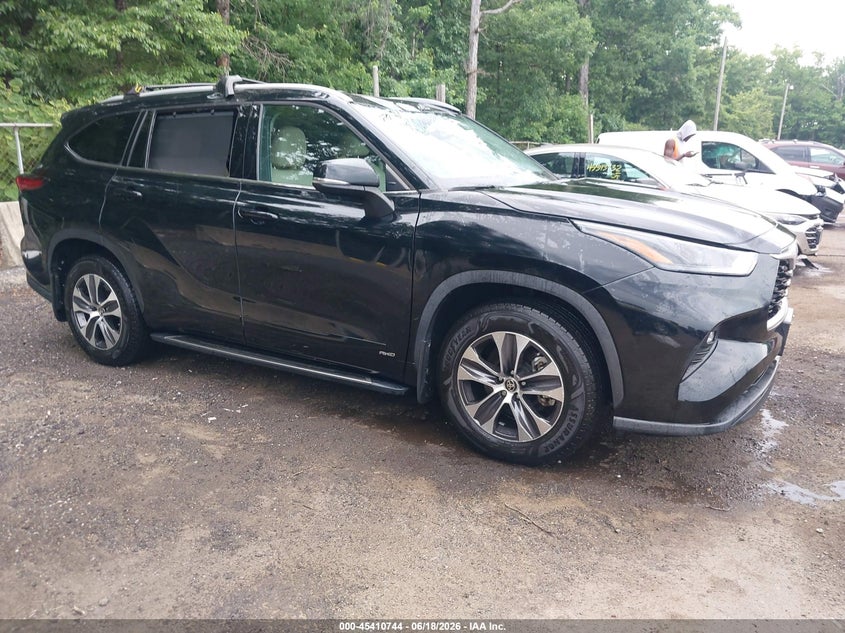 2022 Toyota Highlander VIN 5TDGBRCHXNS550048 IAAI salvage auction — ROOF, Salvage - 75% Or Less (Maryland), sold $18,450 on 2026-07-15 (photo 1)