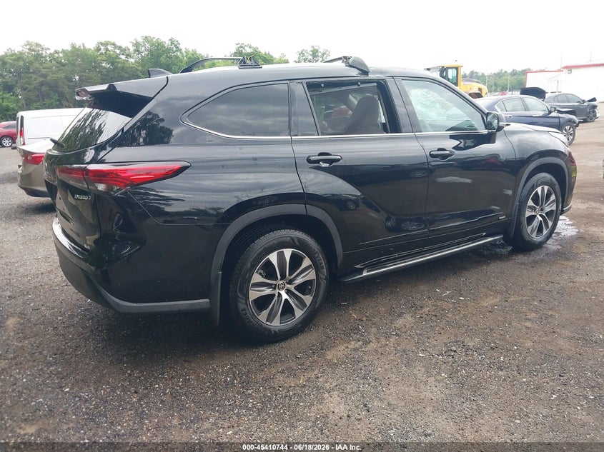 2022 Toyota Highlander VIN 5TDGBRCHXNS550048 IAAI salvage auction — ROOF, Salvage - 75% Or Less (Maryland), sold $18,450 on 2026-07-15 (photo 4)