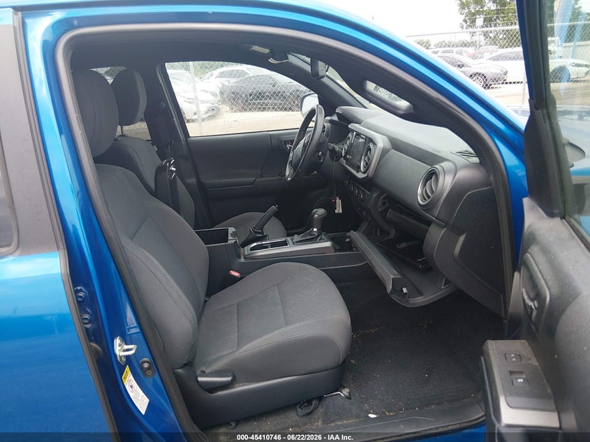 2017 Toyota Tacoma VIN 5TFAZ5CNXHX049224 IAAI salvage auction — SIDE, Salvage (Louisiana), sold $9,500 on 2026-07-22 (photo 5)
