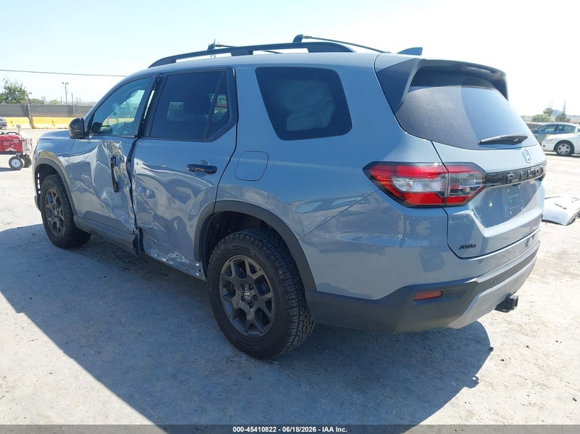 2024 Honda Pilot VIN 5FNYG1H61RB018339 IAAI salvage auction — LEFT SIDE, Salvage Title, sold $18,500 on 2026-07-26 (photo 3)