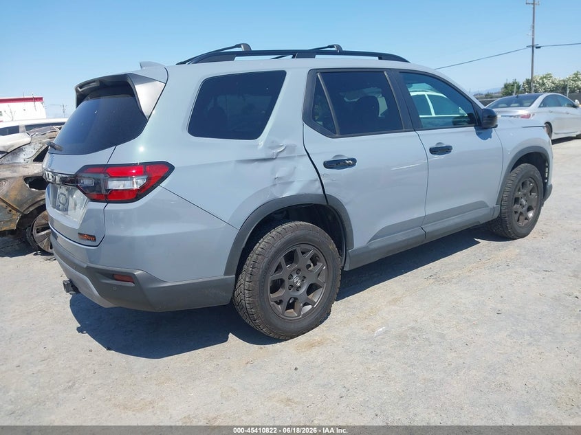 2024 Honda Pilot VIN 5FNYG1H61RB018339 IAAI salvage auction — LEFT SIDE, Salvage Title, sold $18,500 on 2026-07-26 (photo 4)