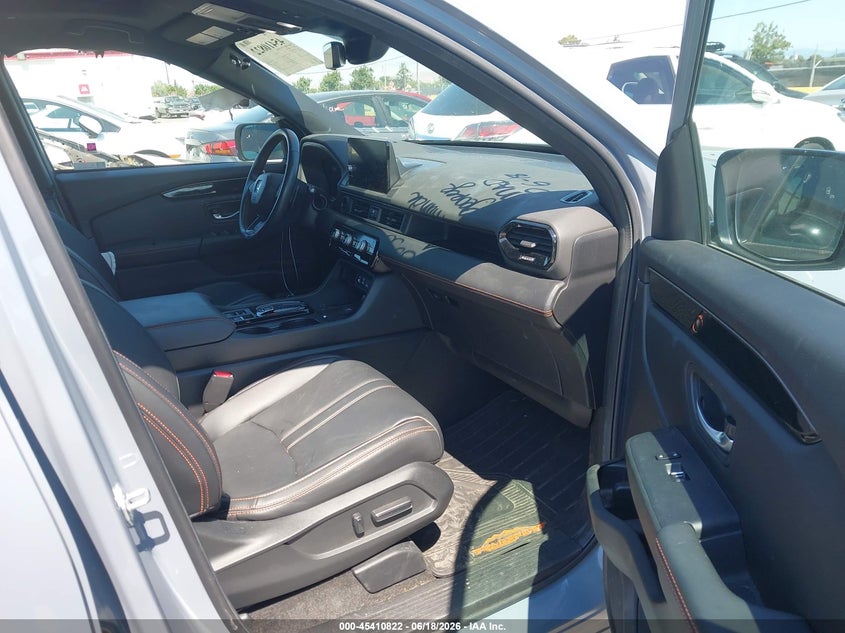 2024 Honda Pilot VIN 5FNYG1H61RB018339 IAAI salvage auction — LEFT SIDE, Salvage Title, sold $18,500 on 2026-07-26 (photo 5)