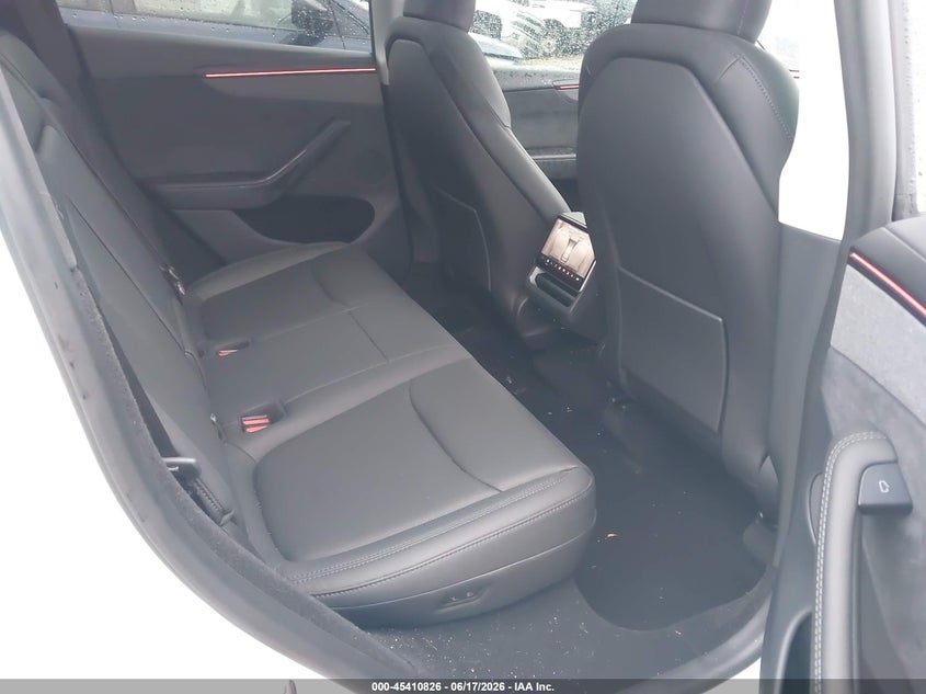 2026 Tesla Model y VIN 7SAYGDEE9TF408600 IAAI salvage auction — EXTERIOR BURN, Salvage (Wisconsin), sold $21,450 on 2026-07-23 (photo 7)