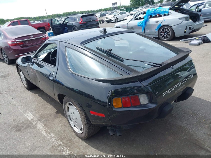 1986 Porsche 928 VIN WP0JB0929GS860559 IAAI salvage auction — LEFT SIDE, Salvage (Idaho), sold $4,000 on 2026-07-20 (photo 3)