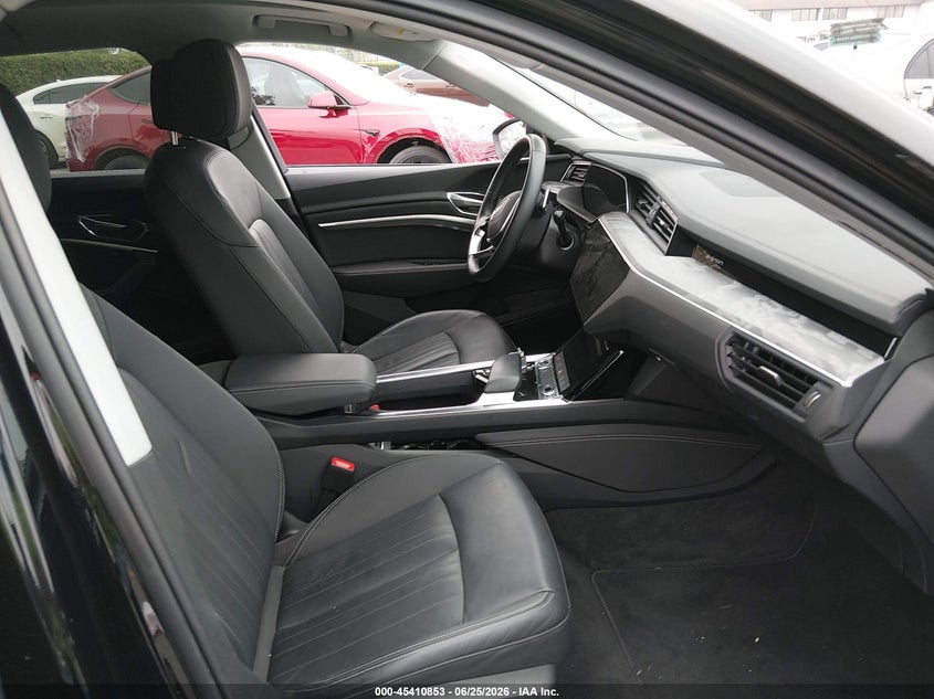 2022 Audi E-tron VIN WA1AAAGE3NB020211 IAAI salvage auction — FRONT END, Salvage Title, sold $14,050 on 2026-07-14 (photo 5)