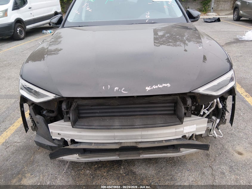 2022 Audi E-tron VIN WA1AAAGE3NB020211 IAAI salvage auction — FRONT END, Salvage Title, sold $14,050 on 2026-07-14 (photo 6)