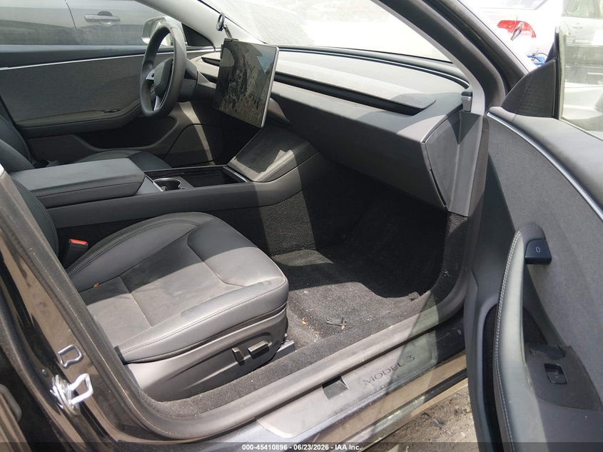 2025 Tesla Model 3 VIN 5YJ3E1EA9SF013260 IAAI salvage auction — SIDE, Wait Title, sold $13,900 on 2026-08-02 (photo 5)
