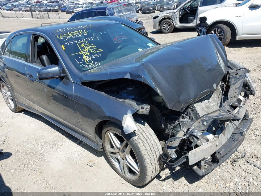 2013 Mercedes-benz E-klasse VIN WDDHF8JBXDA730424 IAAI salvage auction — FRONT & REAR, Mv-907A (New York), sold $825 on 2026-07-21 (photo 1)