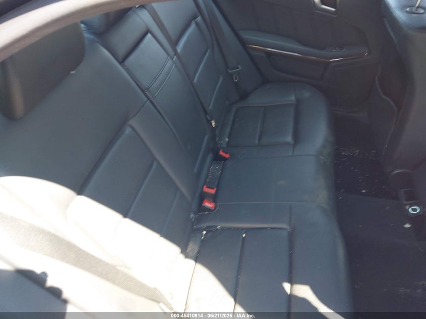 2013 Mercedes-benz E-klasse VIN WDDHF8JBXDA730424 IAAI salvage auction — FRONT & REAR, Mv-907A (New York), sold $825 on 2026-07-21 (photo 8)