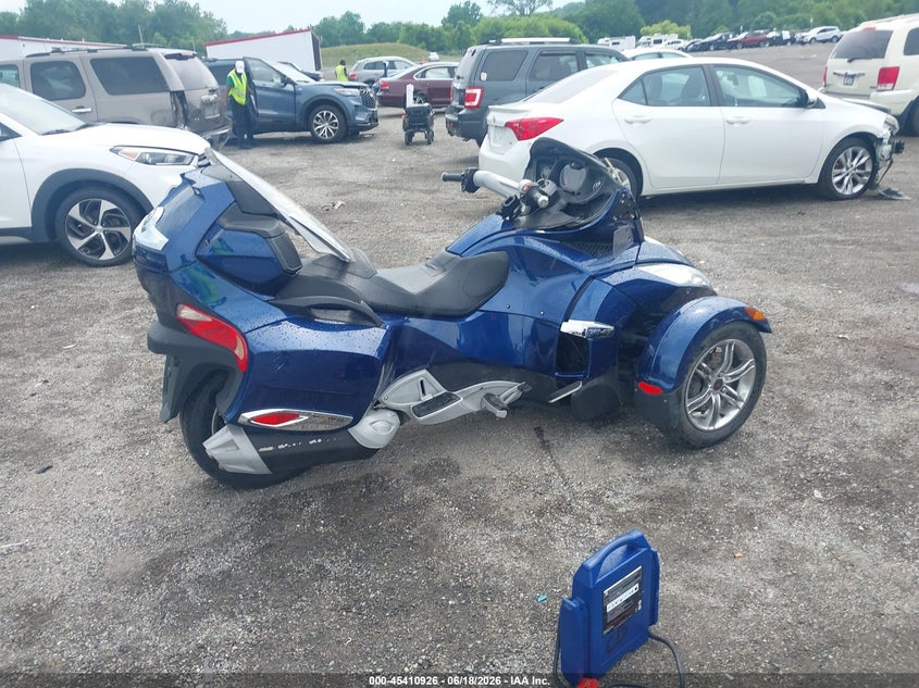 2011 Can-am Spyder roadster VIN 2BXJBKC19BV001520 IAAI salvage auction — FRONT END, Salvage - Greater Than 75% (Maryland), sold $1,550 on 2026-07-21 (photo 4)