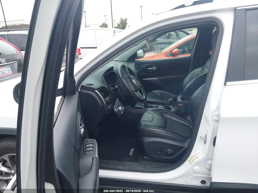 2019 Jeep Cherokee VIN 1C4PJLLB3KD240522 IAAI salvage auction — FRONT & REAR, Salvage Title, sold $1,900 on 2026-07-24 (photo 5)