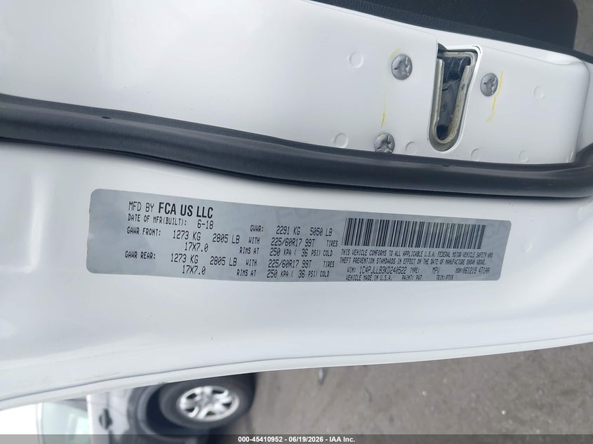 2019 Jeep Cherokee VIN 1C4PJLLB3KD240522 IAAI salvage auction — FRONT & REAR, Salvage Title, sold $1,900 on 2026-07-24 (photo 9)