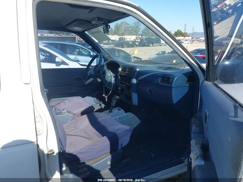 1995 Nissan Pathfinder VIN JN8HD17S2SW077218 IAAI salvage auction — FRONT END, Salvage (California), sold $225 on 2026-07-08 (photo 5)