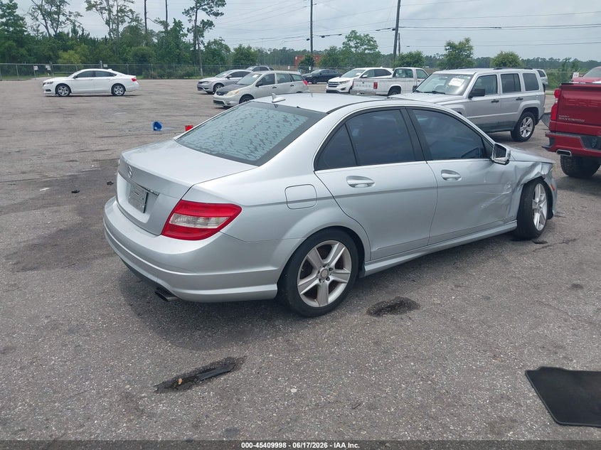 2010 Mercedes-benz C-klasse VIN WDDGF5EB4AR103025 IAAI salvage auction — UNKNOWN, Rebuildable (Florida), sold $400 on 2026-07-21 (photo 4)