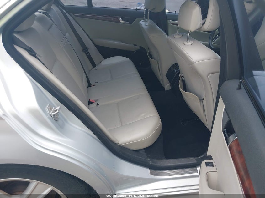 2010 Mercedes-benz C-klasse VIN WDDGF5EB4AR103025 IAAI salvage auction — UNKNOWN, Rebuildable (Florida), sold $400 on 2026-07-21 (photo 8)