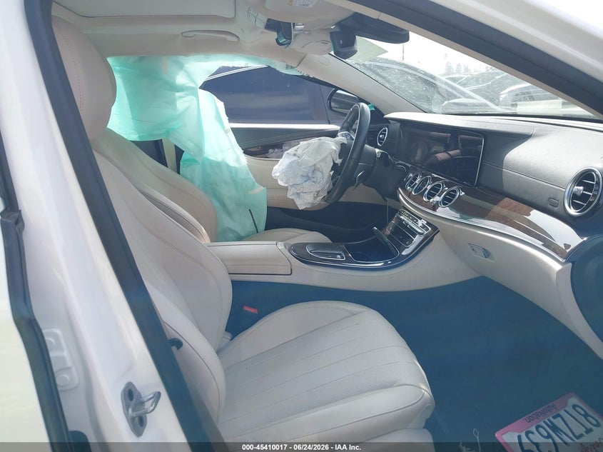 2021 Mercedes-benz E-klasse VIN W1KZF8DB5MA906148 IAAI salvage auction — FRONT END, Salvage Title, sold $9,300 on 2026-08-01 (photo 5)
