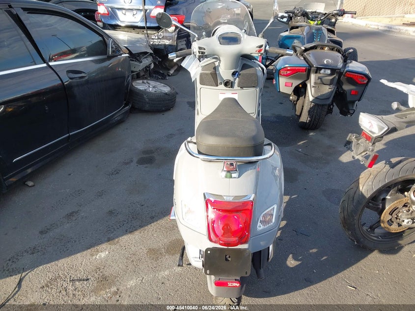 2020 Vespa - VIN ZAPMA39M9L5200676 IAAI salvage auction — RIGHT SIDE, Salvage Title, sold $475 on 2026-07-24 (photo 6)