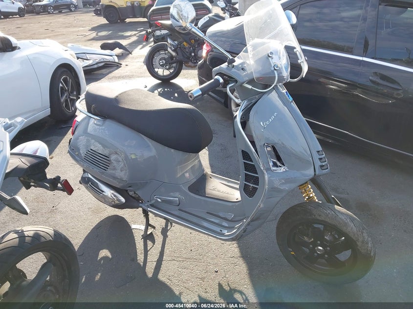 2020 Vespa - VIN ZAPMA39M9L5200676 IAAI salvage auction — RIGHT SIDE, Salvage Title, sold $475 on 2026-07-24 (photo 8)