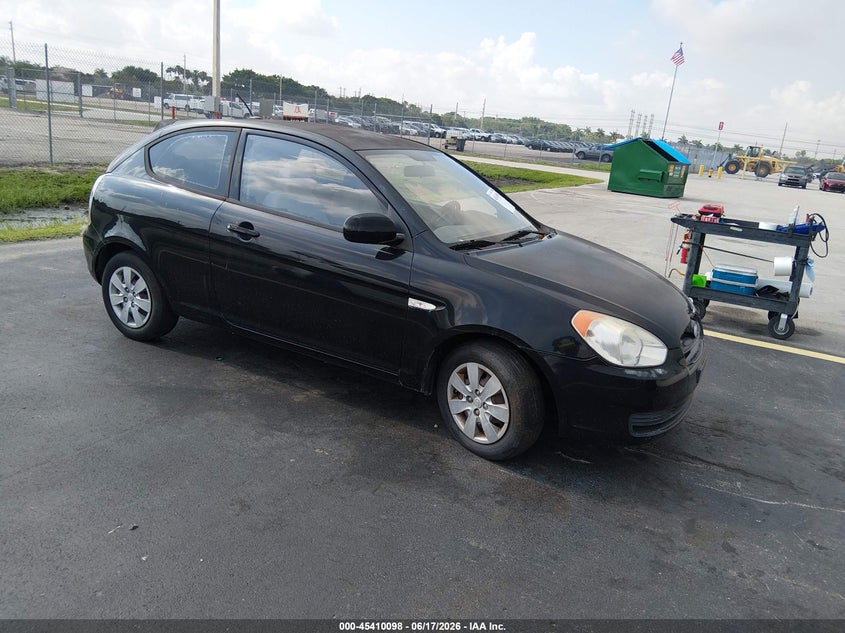 2011 Hyundai Accent VIN KMHCM3AC8BU199785 IAAI salvage auction — LEFT SIDE, Rebuildable (Florida), sold $750 on 2026-07-16 (photo 1)