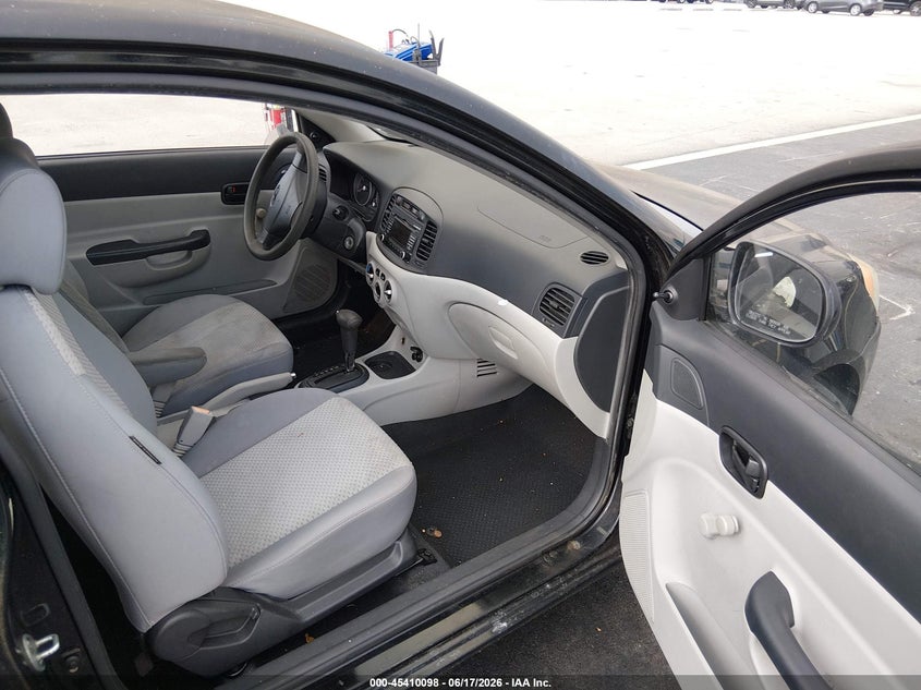 2011 Hyundai Accent VIN KMHCM3AC8BU199785 IAAI salvage auction — LEFT SIDE, Rebuildable (Florida), sold $750 on 2026-07-16 (photo 5)