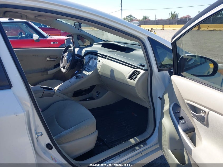 2012 Toyota Prius VIN JTDKN3DU4C5417590 IAAI salvage auction — NORMAL WEAR, Clear - Dealer Only (California), sold $3,050 on 2026-07-09 (photo 5)