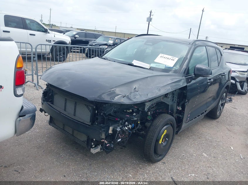 2025 Volvo Xc40 VIN YV4L12UC7S2533705 IAAI salvage auction — FRONT END, Salvage (Texas), sold $9,450 on 2026-07-22 (photo 2)