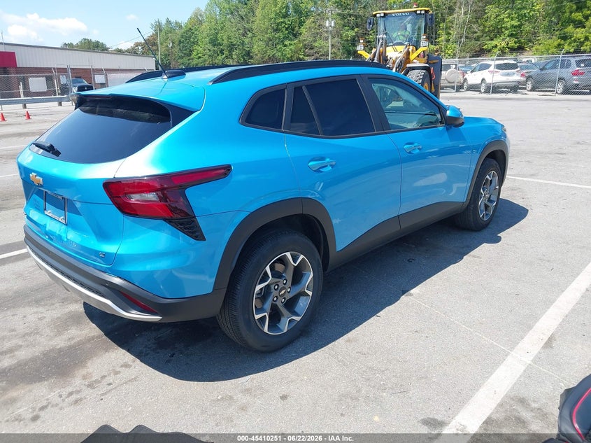 2025 Chevrolet Trax VIN KL77LHEPXSC202949 IAAI salvage auction — LEFT SIDE, Salvage Title, sold $7,850 on 2026-08-27 (photo 4)