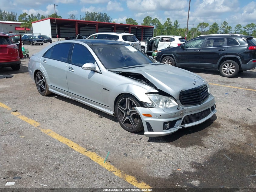 2008 Mercedes-benz S class VIN WDDNG77X68A189195 IAAI salvage auction — FRONT END, Rebuildable (Florida), sold $3,650 on 2026-07-29 (photo 1)