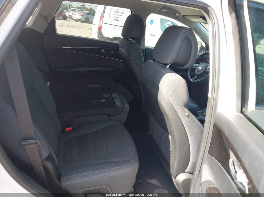 2016 Kia Sorento VIN 5XYPG4A51GG141451 IAAI salvage auction — NORMAL WEAR, Clear (Florida), sold $1,225 on 2026-07-16 (photo 8)