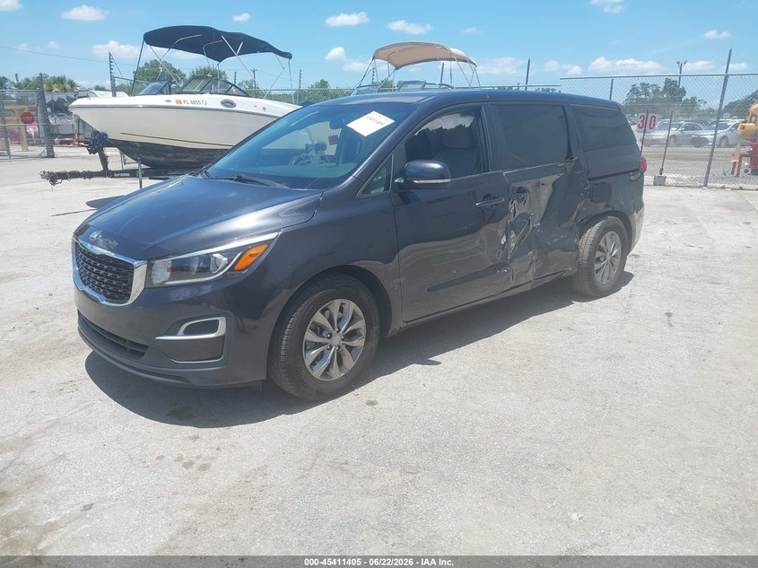 2021 Kia SEDONA VIN KNDMB5C1XM6665326 IAAI salvage auction — SIDE, Salvage (Arizona), sold $3,800 on 2026-07-08 (photo 2)