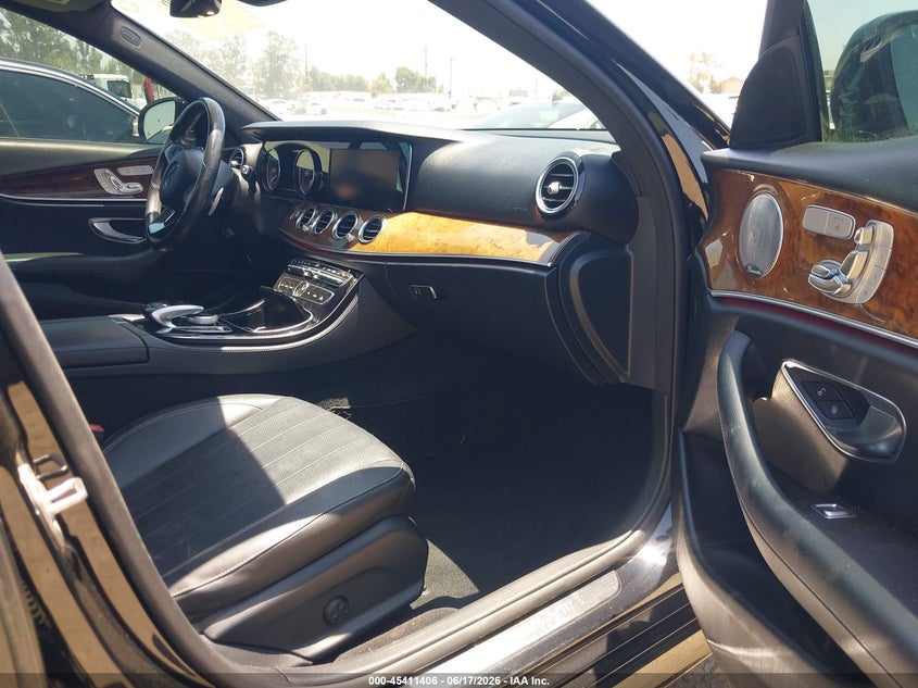 2017 Mercedes-benz VIN WDDZF4KB7HA112785 IAAI salvage auction — REAR END, Salvage (California), sold $5,800 on 2026-07-29 (photo 5)
