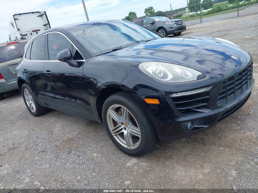 2016 Porsche Macan VIN WP1AB2A58GLB40227 IAAI salvage auction — VANDALISM, Salvage (Pennsylvania), sold $4,600 on 2026-07-08 (photo 1)