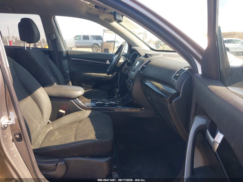 2014 Kia Sorento VIN 5XYKT3A60EG540289 IAAI salvage auction — RIGHT SIDE, Salvage (California), sold $1,450 on 2026-07-08 (photo 5)
