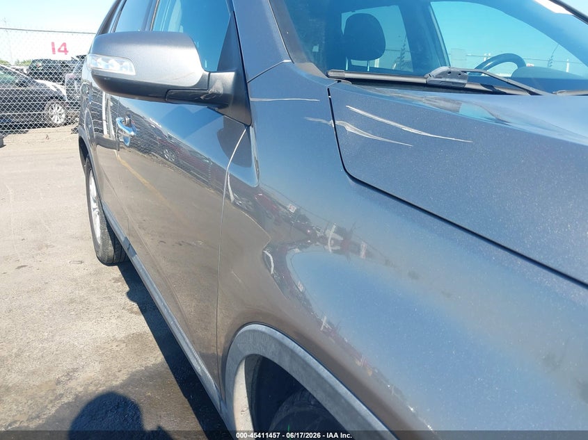 2014 Kia Sorento VIN 5XYKT3A60EG540289 IAAI salvage auction — RIGHT SIDE, Salvage (California), sold $1,450 on 2026-07-08 (photo 6)