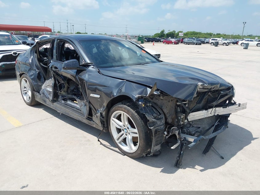 2013 BMW 5er VIN WBAFR7C50DC829541 IAAI salvage auction — FRONT END, Salvage Title, sold $575 on 2026-07-29 (photo 1)