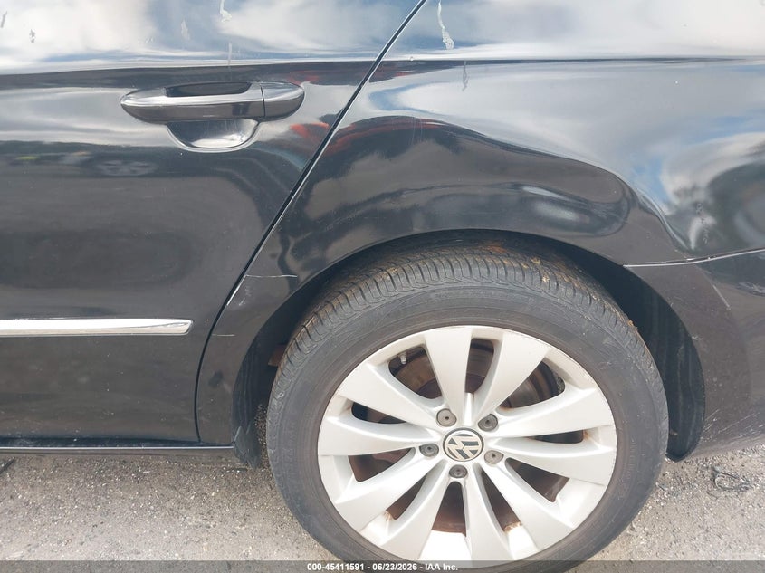 2010 Volkswagen Passat cc VIN WVWML7AN9AE517393 IAAI salvage auction — NORMAL WEAR, Clear (Florida), sold $300 on 2026-07-28 (photo 6)