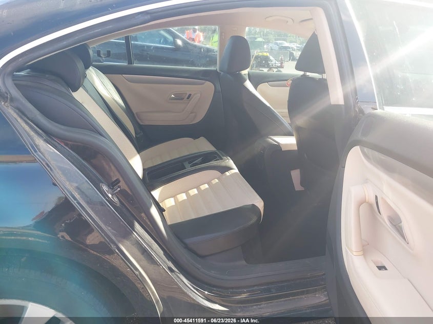 2010 Volkswagen Passat cc VIN WVWML7AN9AE517393 IAAI salvage auction — NORMAL WEAR, Clear (Florida), sold $300 on 2026-07-28 (photo 8)