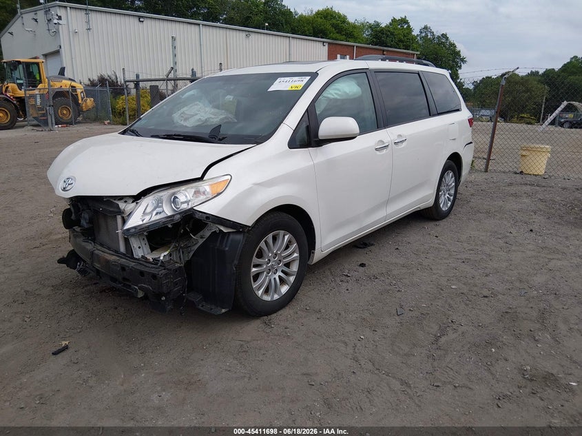 2017 Toyota Sienna VIN 5TDYZ3DC1HS819073 IAAI salvage auction — FRONT & REAR, Salvage (Massachusetts), sold $1,250 on 2026-07-28 (photo 2)