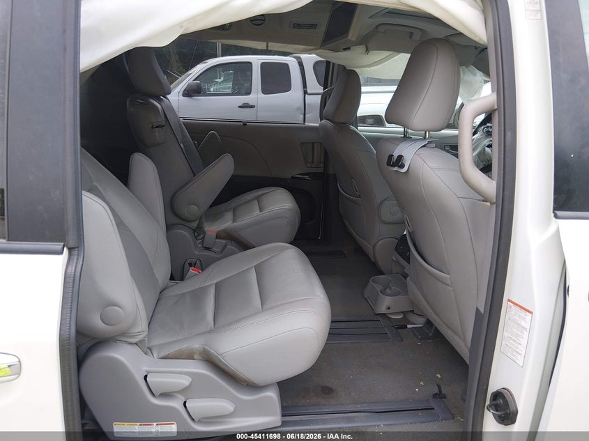 2017 Toyota Sienna VIN 5TDYZ3DC1HS819073 IAAI salvage auction — FRONT & REAR, Salvage (Massachusetts), sold $1,250 on 2026-07-28 (photo 8)