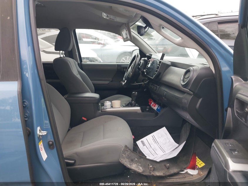 2019 Toyota Tacoma VIN 3TMAZ5CN4KM096018 IAAI salvage auction — LEFT FRONT, Salvage Certificate (California), sold $7,100 on 2026-07-25 (photo 5)