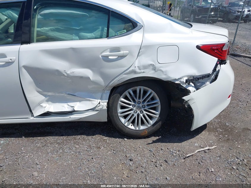 2014 Lexus VIN JTHBK1GG8E2120019 IAAI salvage auction — LEFT & RIGHT, Salvage Title, sold $50 on 2026-07-28 (photo 6)