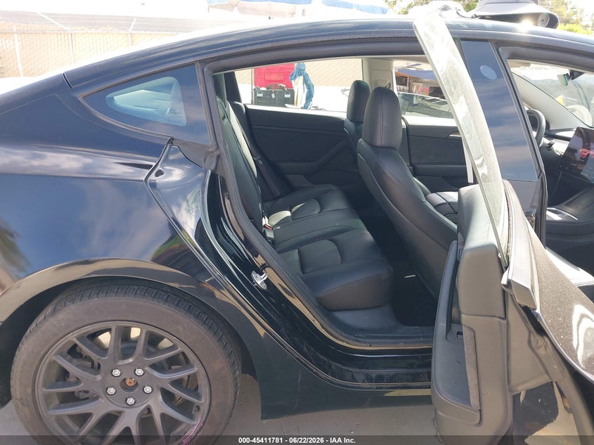 2023 Tesla Model 3 VIN 5YJ3E1EA3PF662916 IAAI salvage auction — SIDE, Wait Title, sold $7,800 on 2026-08-30 (photo 8)