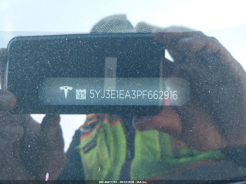 2023 Tesla Model 3 VIN 5YJ3E1EA3PF662916 IAAI salvage auction — SIDE, Wait Title, sold $7,800 on 2026-08-30 (photo 9)