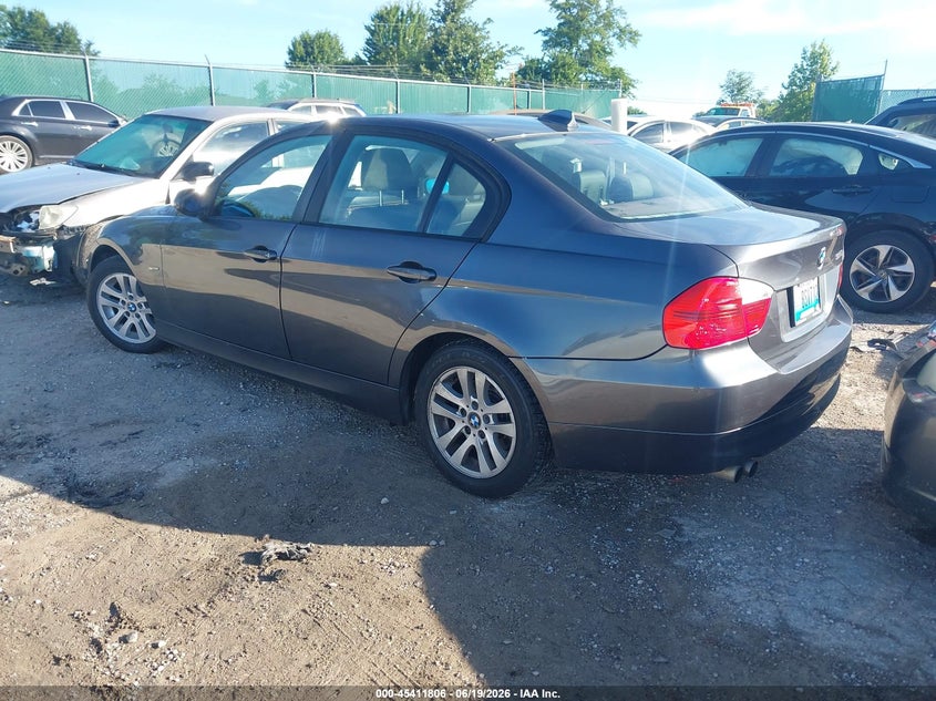 2006 BMW 3 series VIN WBAVB13586PT05241 IAAI salvage auction — NORMAL WEAR, Original (Kentucky), sold $250 on 2026-07-06 (photo 3)