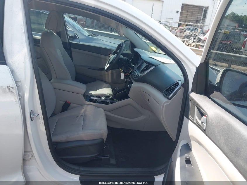 2018 Hyundai Tucson VIN KM8J33A47JU656121 IAAI salvage auction — THEFT, Salvage Title, sold $1,900 on 2026-07-27 (photo 5)