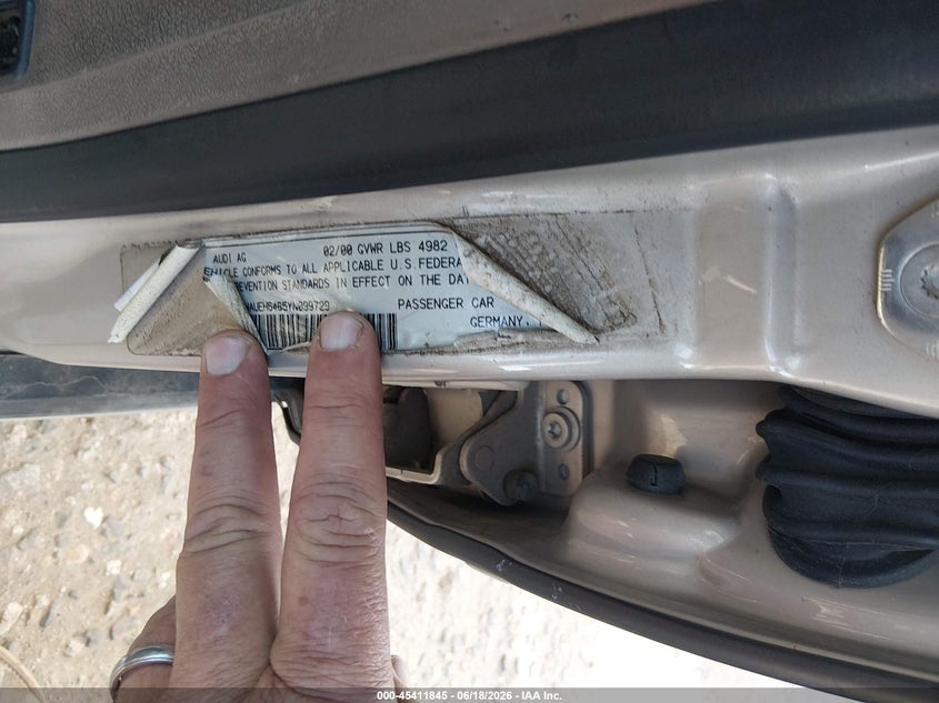 2000 Audi A6 VIN WAUEH64B5YN099729 IAAI salvage auction — NORMAL WEAR, Clear (Colorado), sold $450 on 2026-07-14 (photo 9)