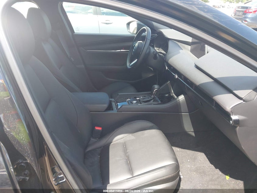 2025 Mazda 3 VIN JM1BPALMXS1768946 IAAI salvage auction — HAIL, Salvage Title, sold $9,300 on 2026-07-30 (photo 5)
