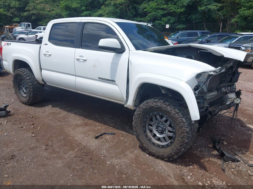 2017 Toyota Tacoma VIN 5TFCZ5AN2HX085081 IAAI salvage auction — FRONT END, Salvage (Alabama), sold $5,200 on 2026-07-15 (photo 1)