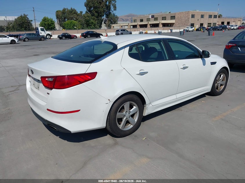 2015 Kia Optima VIN KNAGM4A71F5653516 IAAI salvage auction — NORMAL WEAR, Clear (New York), sold $800 on 2026-07-29 (photo 4)
