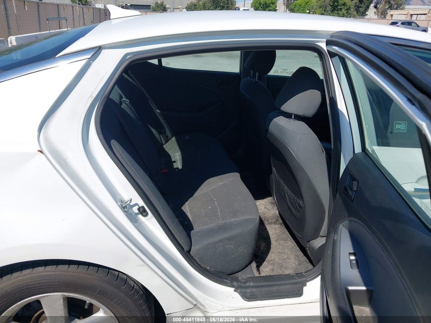 2015 Kia Optima VIN KNAGM4A71F5653516 IAAI salvage auction — NORMAL WEAR, Clear (New York), sold $800 on 2026-07-29 (photo 8)